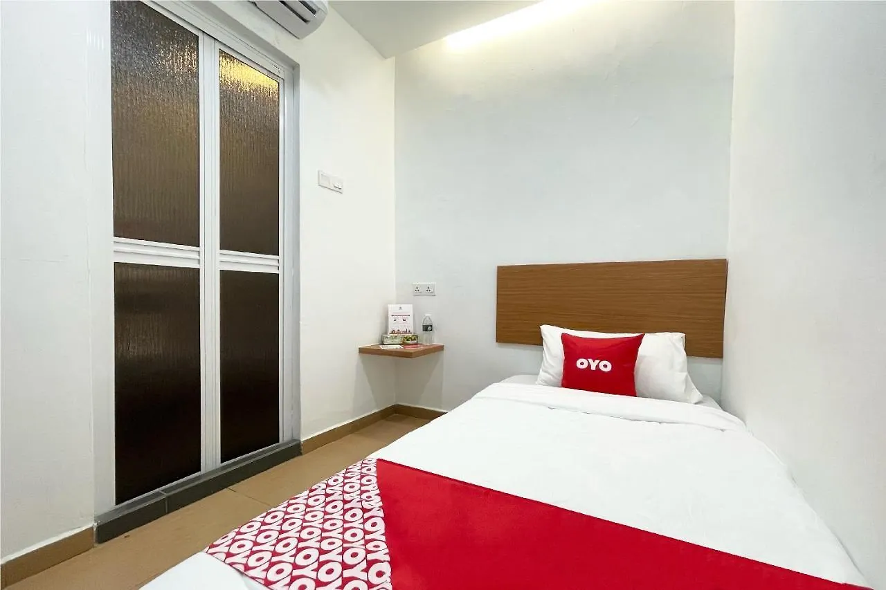 Oyo 90334 Mawlaya Hotel Bayan Lepas