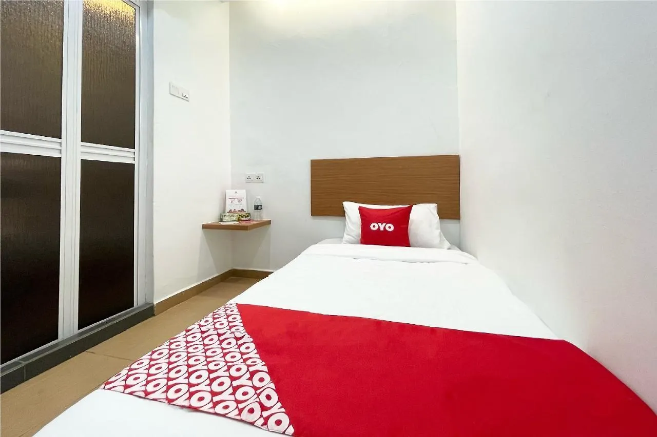 Oyo 90334 Mawlaya Hotel contacts